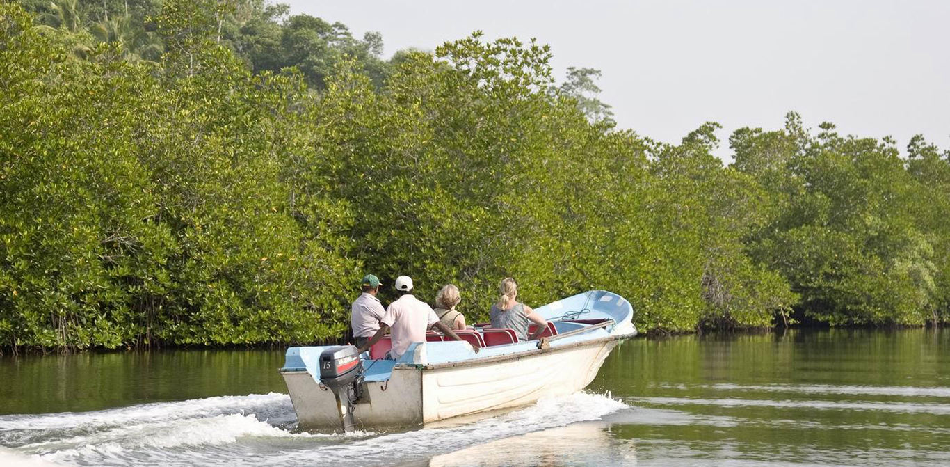 Sri Lanka boat tour